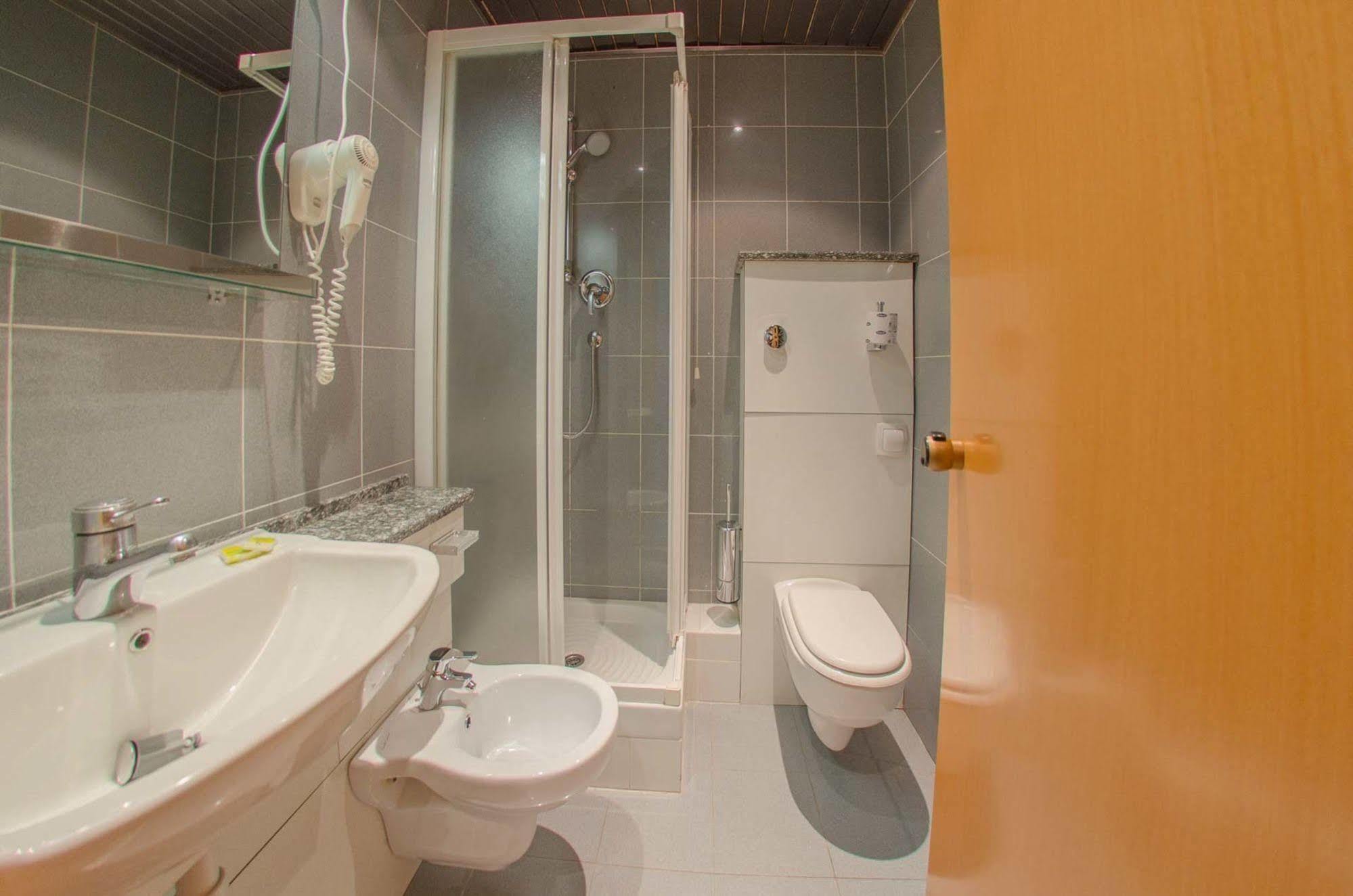 Aparthotel Residenza Adelaide Finale Ligure Exterior foto